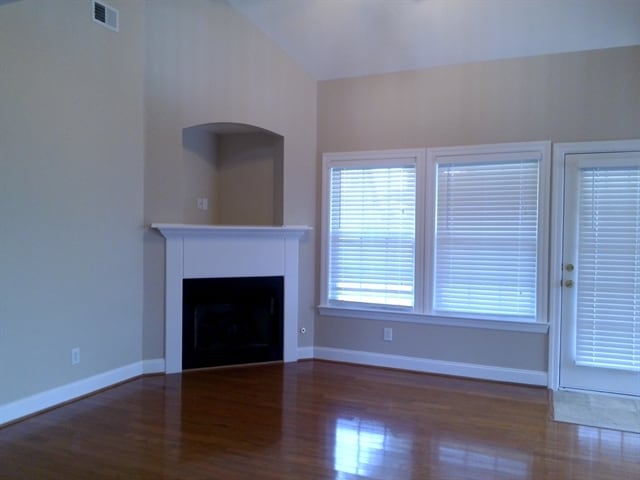 Foto del edificio - 4013 Lilac Ln