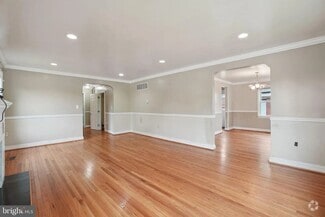 Building Photo - 4301 Ord St NE