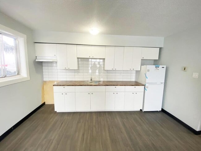 Building Photo - 1 bedroom in Prince George BC V2L 2N3