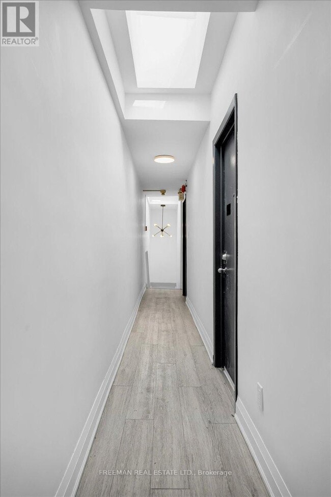 Building Photo - 15 Thorburn Ave