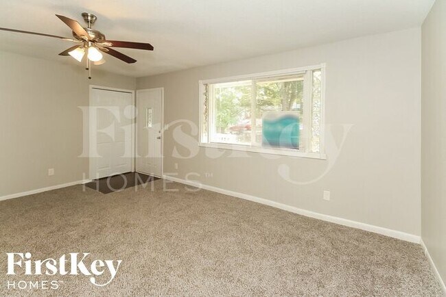 Building Photo - 3799 N Camp Creek Pkwy SW