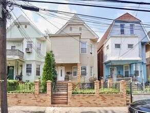 Building Photo - 221 Claremont Ave