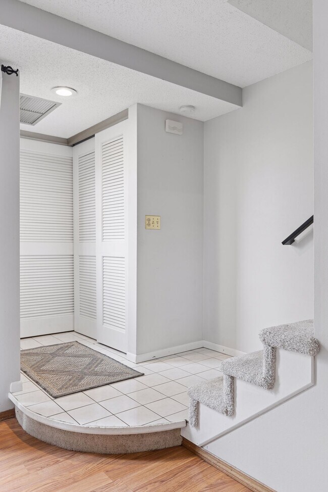 Foto del edificio - 3620 Independence Ave S