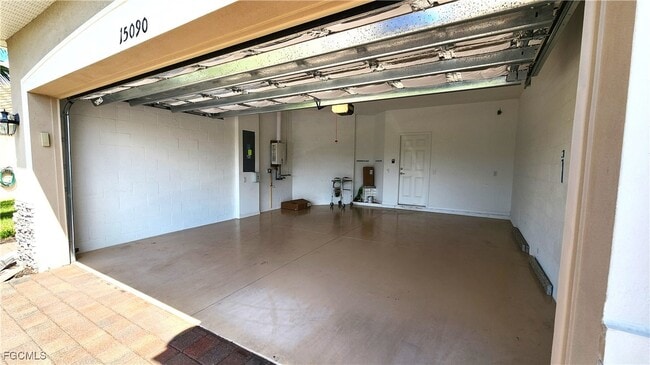 Building Photo - 15090 Cortona Wy