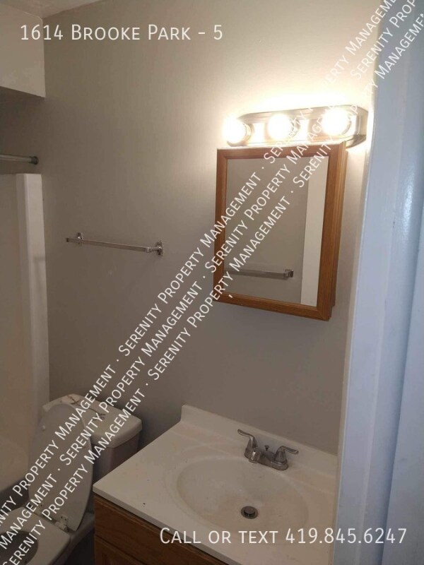 Foto del edificio - 1614 Brooke Park Dr