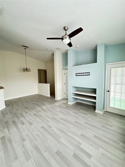 Building Photo - 9140 Moonlit Meadows Loop