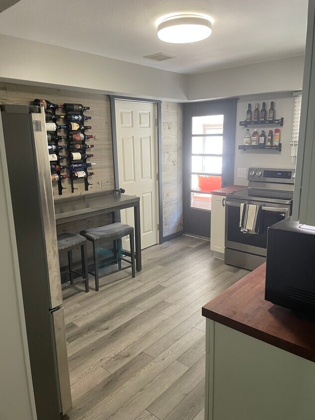 Foto principal - 14047 Pearlview Dr