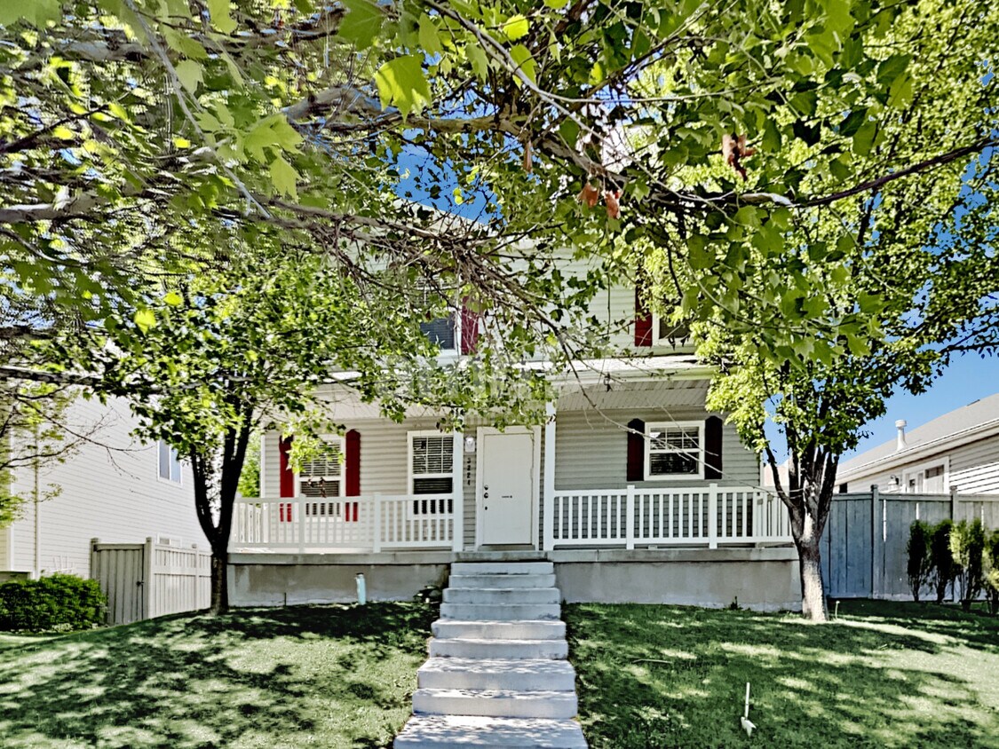 Primary Photo - 3224 E Golden Eagle Rd