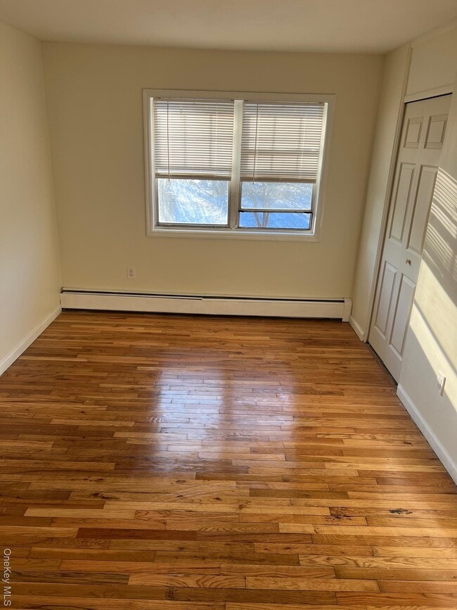 Building Photo - 2103 Barclay Manor