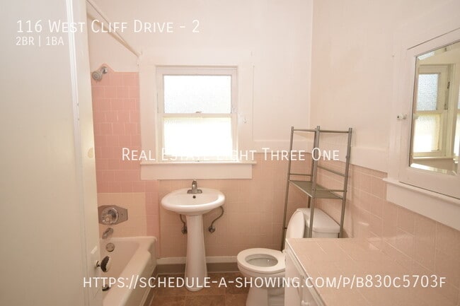 Building Photo - 116 W Cliff Dr
