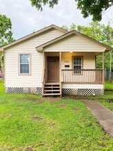 Building Photo - 1750 10th St Building Photo - 1750 10th St