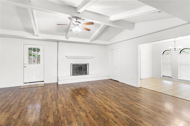 Foto del edificio - 2421 Maple Leaf Dr