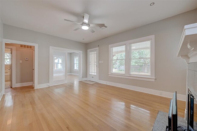 Building Photo - 1604 Cherryhurst St