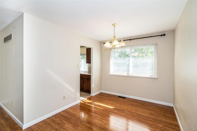 Building Photo - 651 Clear Creek Ct