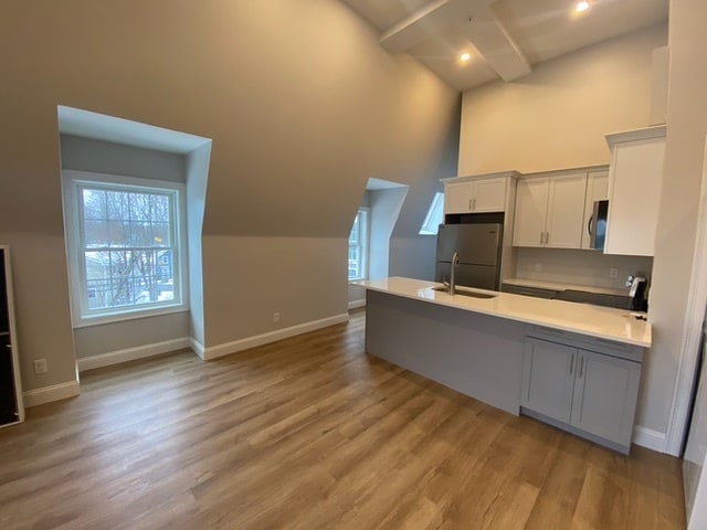 Building Photo - 64 Holten St