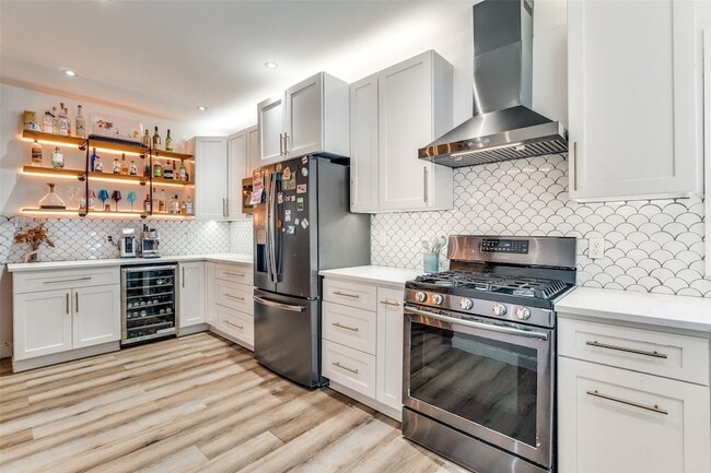 Foto del edificio - 3331 Urban Ave