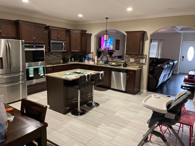 Building Photo - 2725 Rafiki Dr