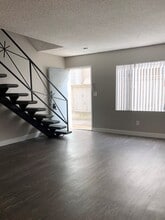 Building Photo - 2212 Voorhees Ave.