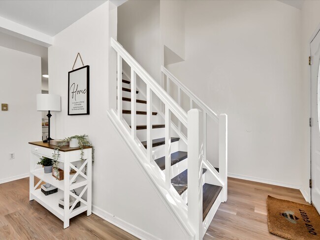 Building Photo - 8580 Bumble Bee Way