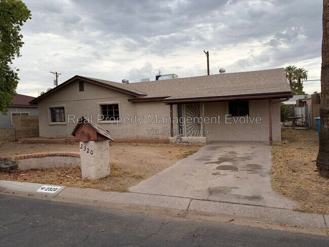 Foto del edificio - 2320 W Rose Ln