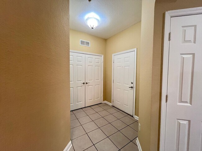Foto del edificio - Great Apartment for rent!