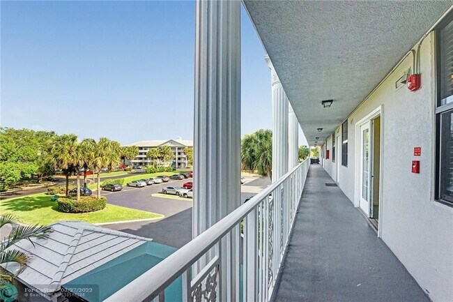 Foto del edificio - 1512 Whitehall Dr