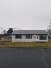 Building Photo - 1203 E Terrace Ave