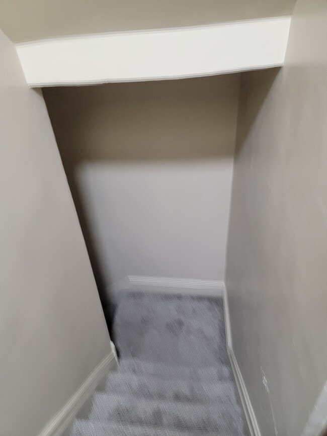 Building Photo - 102 3rd Ave