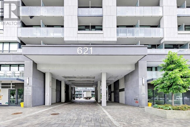 Building Photo - 621 Sheppard Ave E