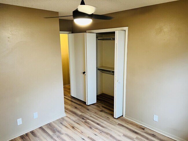Building Photo - 315 Cedarbrook Dr