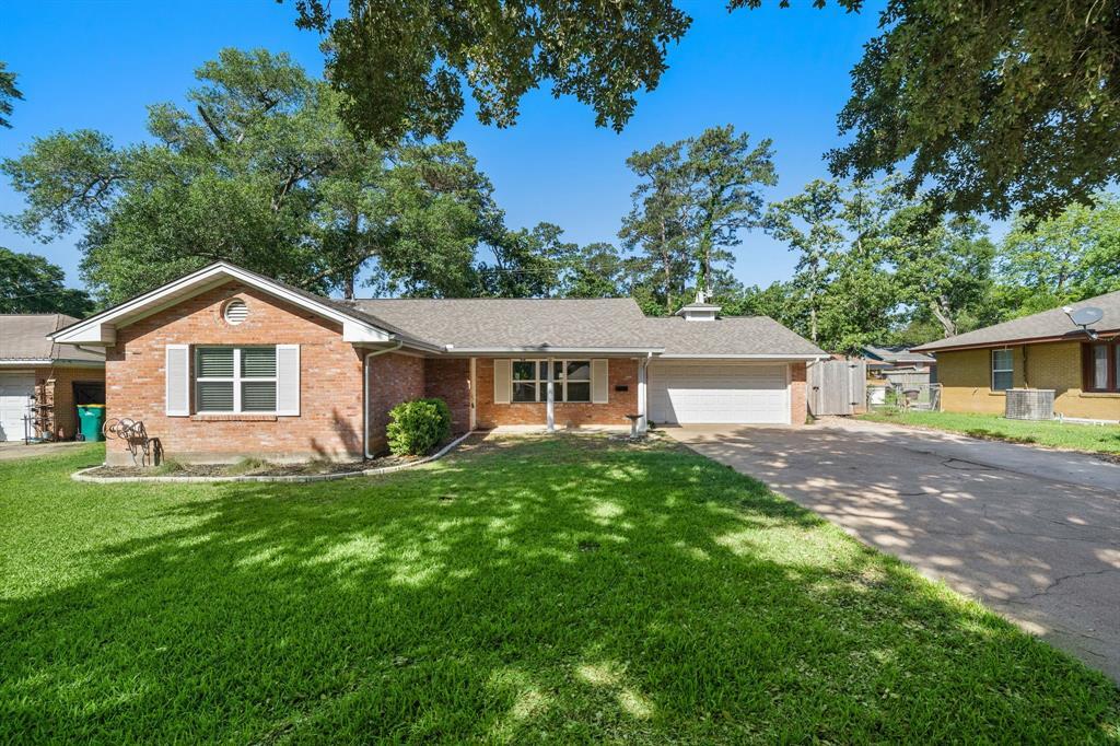 1705 N Thompson St, Conroe, TX 77301 House Rental in Conroe, TX