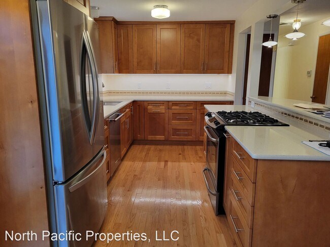 Building Photo - 3 br, 2 bath House - 5601 Highland Road
