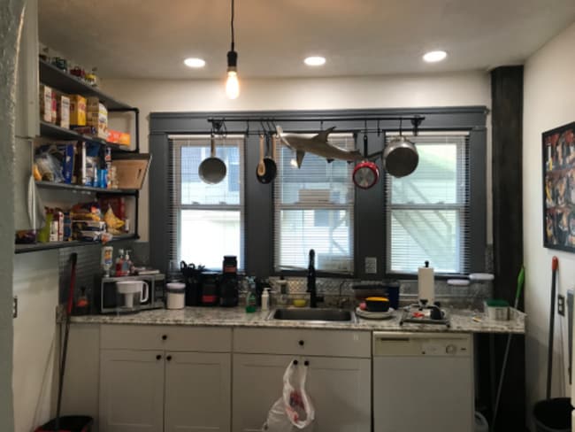 Building Photo - 504 Rentschler St