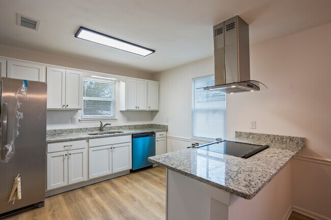 Foto del edificio - 4243 Windsor Spring Rd