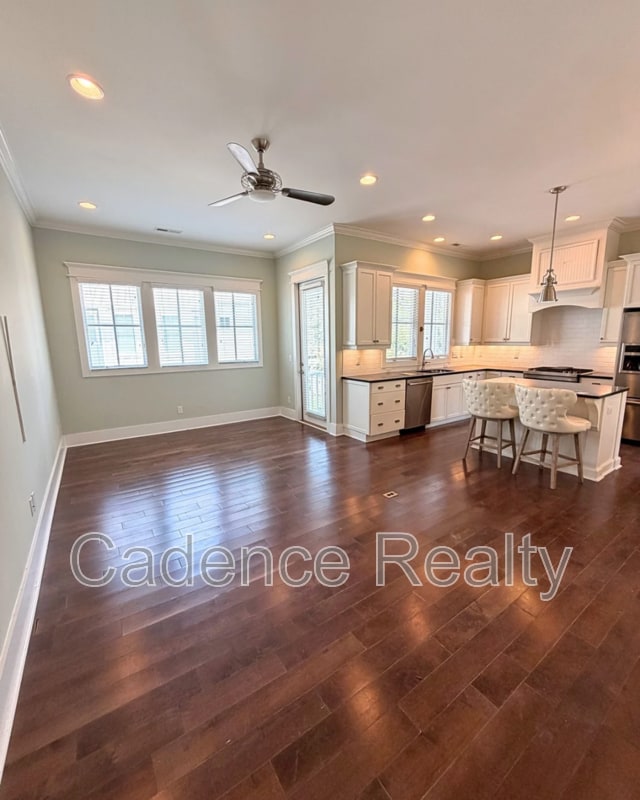 Building Photo - 1712 Tearthumb Ct