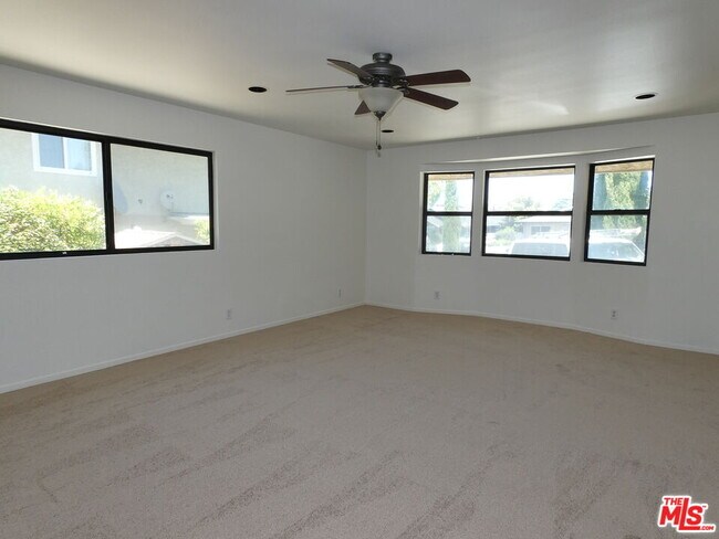 Foto del edificio - 24443 Ward St