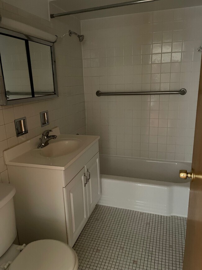 Foto del edificio - 4840 N Linder Ave