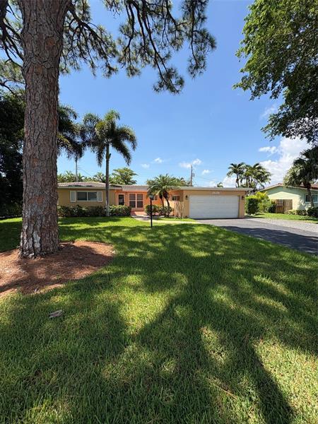 Primary Photo - 1000 SE 13th Ct