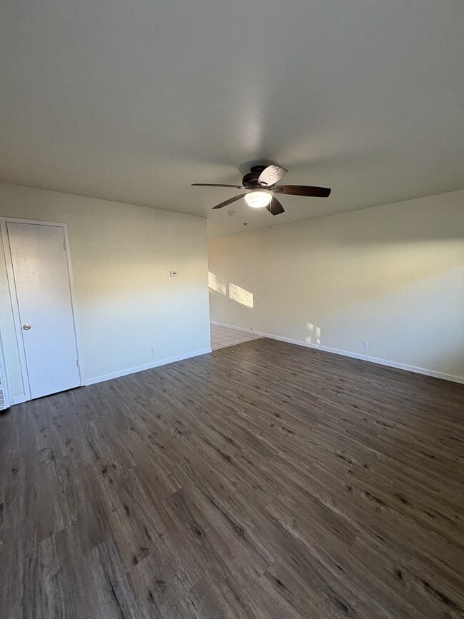 Foto del edificio - 9 10th St