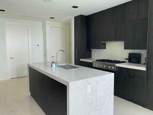 Foto del edificio - 243 Venetian Dr