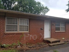 Building Photo - 707 E Quincy St
