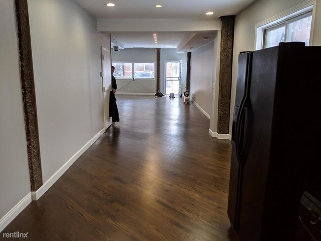 Foto del edificio - 3259 N Leavitt St