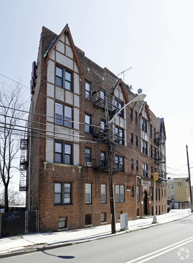 Foto del edificio - 500 Baldwin Ave