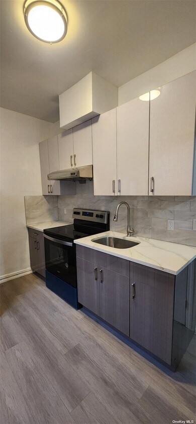 Primary Photo - 1242 Nostrand Ave
