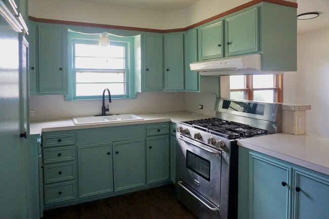 Building Photo - 2516 Briarwood Ln
