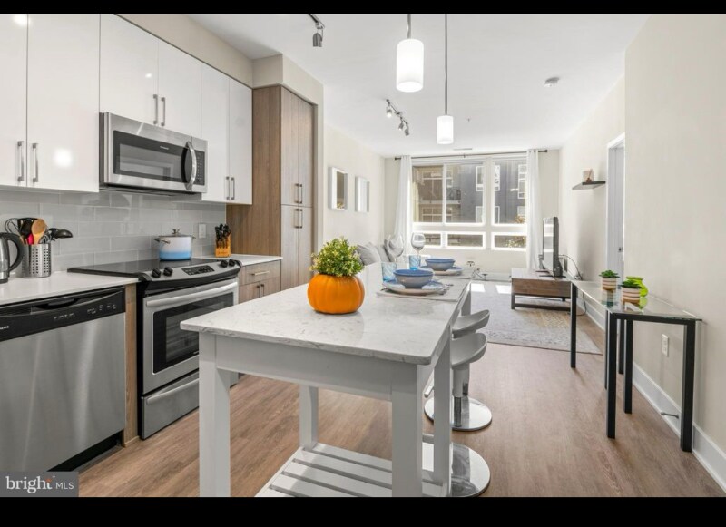 Foto principal - 145 Riverhaven Dr