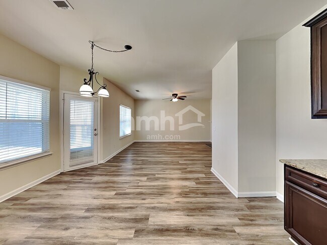 Building Photo - 80 Torero Trl