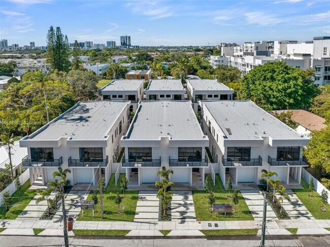 Foto del edificio - 921 NE 17th Terrace