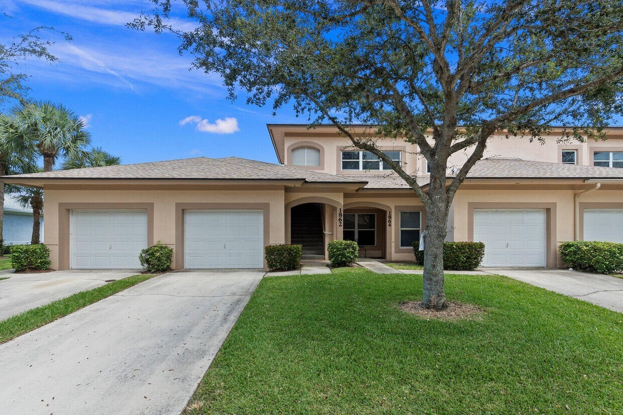 Primary Photo - 1862 Sandhill Crane Dr