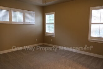 Building Photo - 5850 Dripping Rock Ln